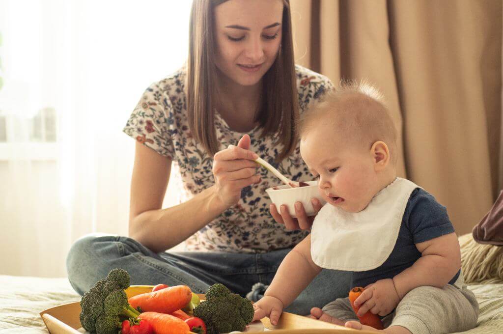 Consejos para introducir los primeros alimentos al bebé